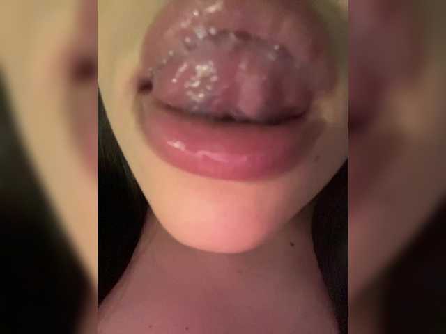 Glossmixdoll live cam on BongaCams