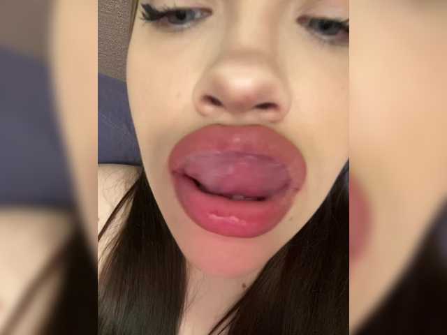 Glossmixdoll live cam on BongaCams