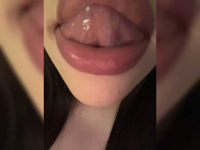 Glossmixdoll live cam on BongaCams