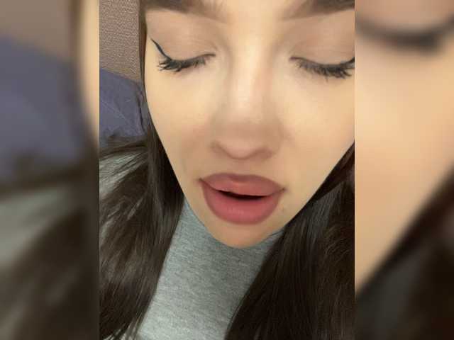 Glossmixdoll live cam on BongaCams