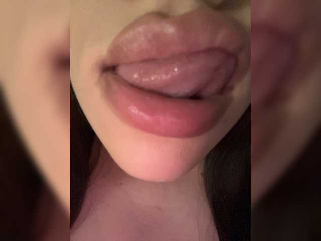 Glossmixdoll live cam on BongaCams