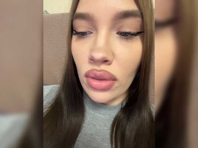Glossmixdoll live cam on BongaCams