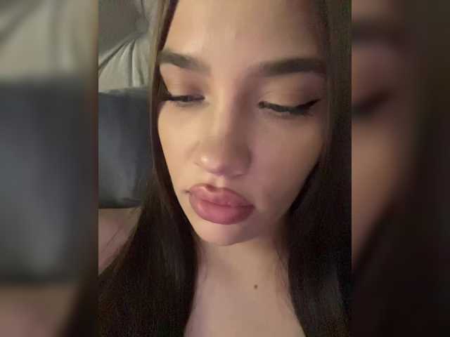 Glossmixdoll live cam on BongaCams