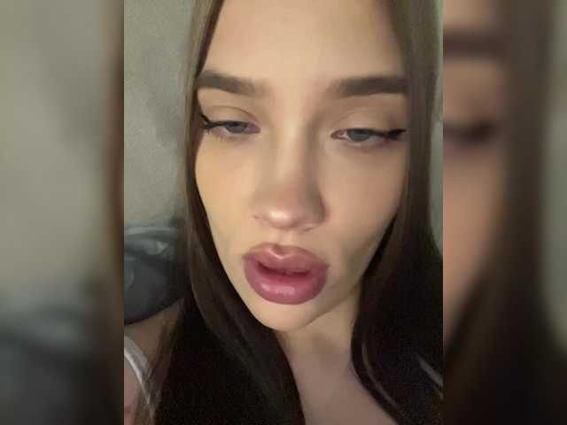 Glossmixdoll live cam on BongaCams