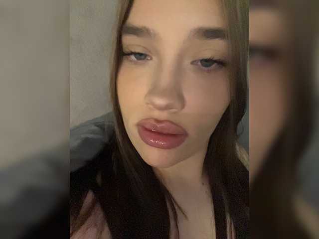 Glossmixdoll live cam on BongaCams
