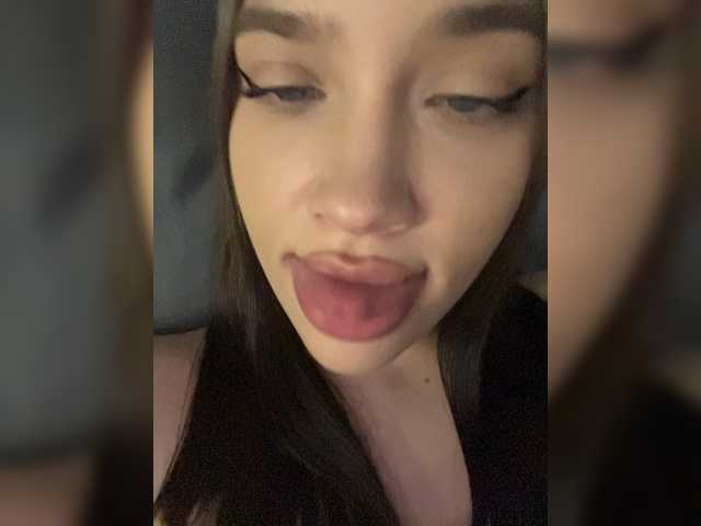 Glossmixdoll live cam on BongaCams