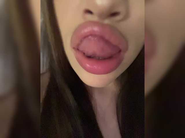 Glossmixdoll live cam