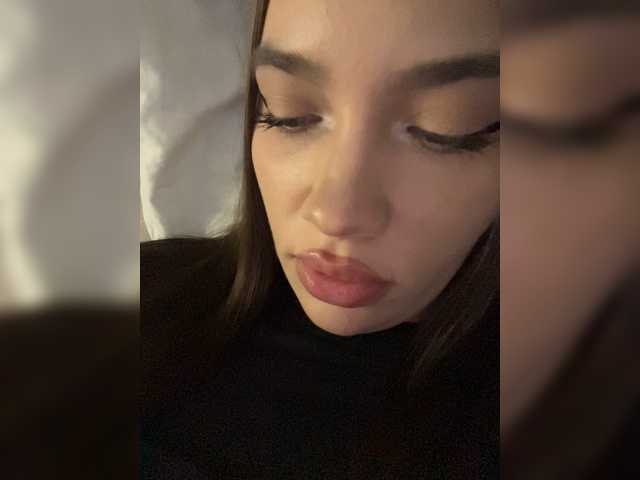 Glossmixdoll live cam on BongaCams