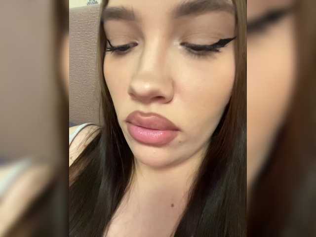 Glossmixdoll live webcam show