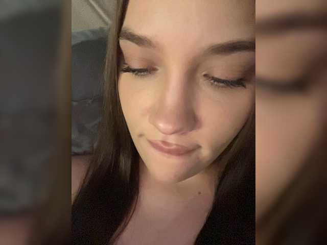 Glossmixdoll live cam on BongaCams