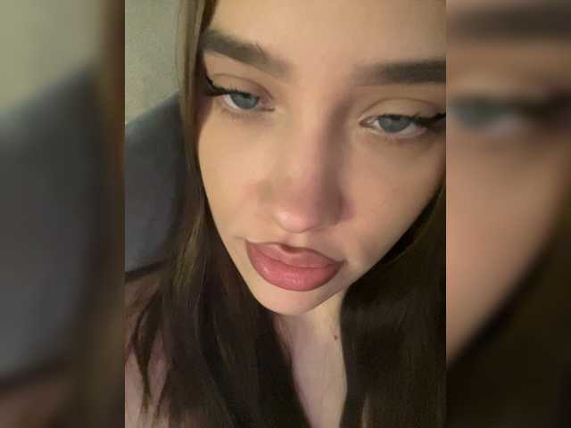 Glossmixdoll live cam on BongaCams