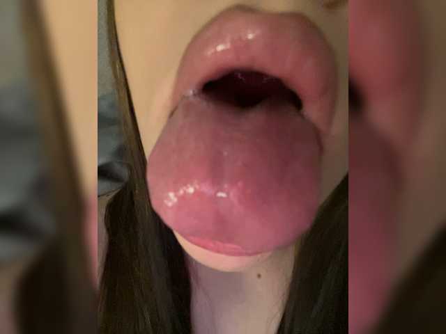 Glossmixdoll live cam on BongaCams