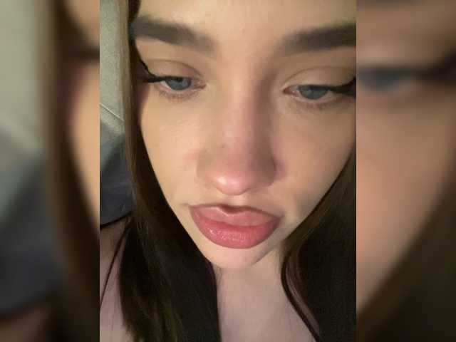 Glossmixdoll live cam on BongaCams