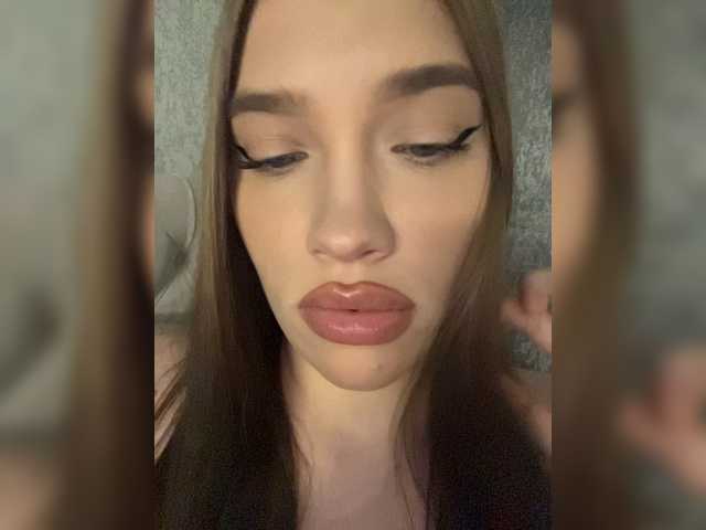 Glossmixdoll live cam on BongaCams