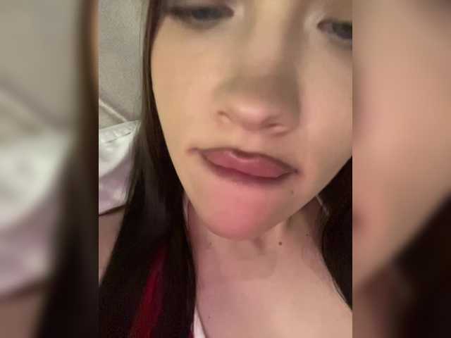Glossmixdoll live cam on BongaCams