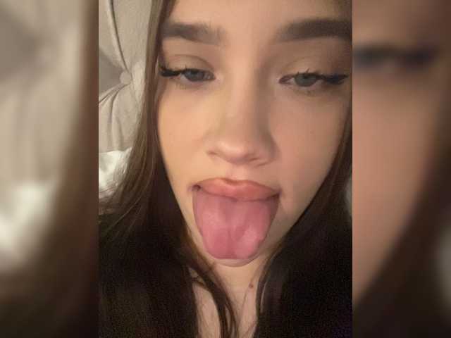 Glossmixdoll live webcam show