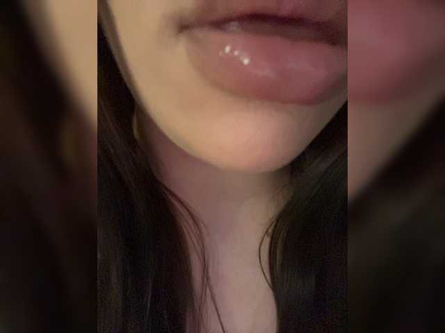 Glossmixdoll live cam on BongaCams