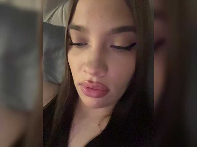 Glossmixdoll live cam preview