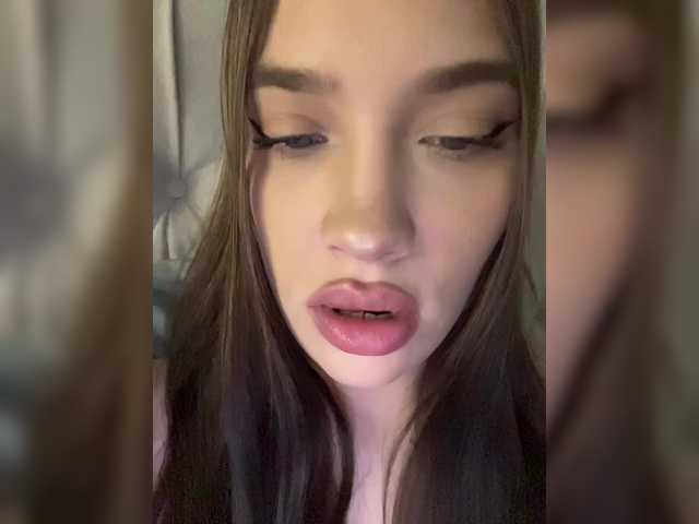 Glossmixdoll live cam on BongaCams