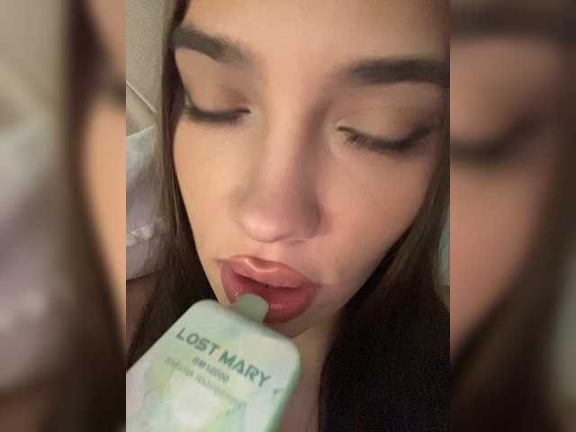 Glossmixdoll live cam on BongaCams