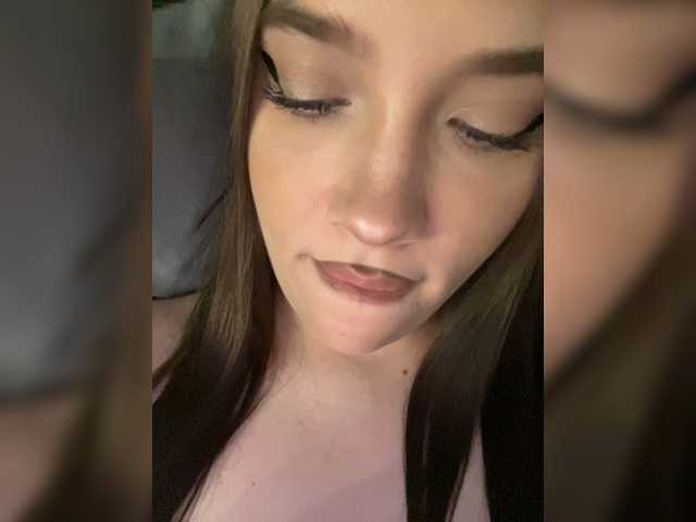 Glossmixdoll live cam on BongaCams