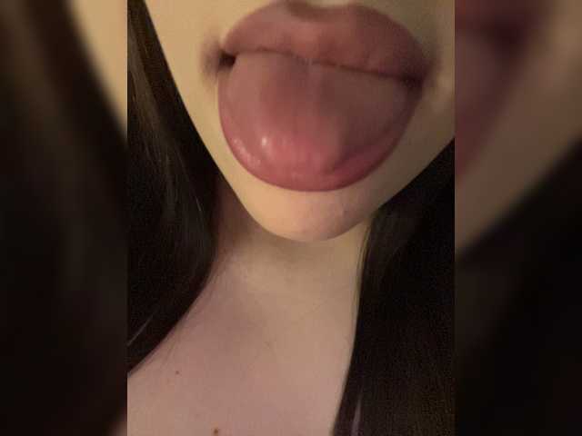 Glossmixdoll live cam on BongaCams