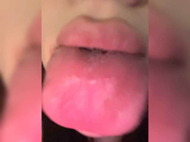 Glossmixdoll live cam on BongaCams