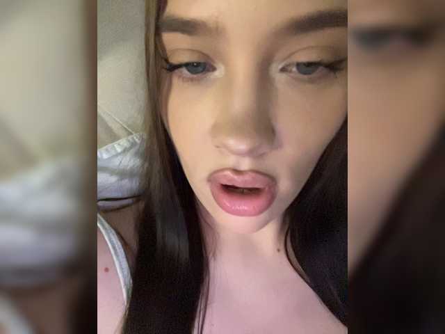 Glossmixdoll live cam on BongaCams