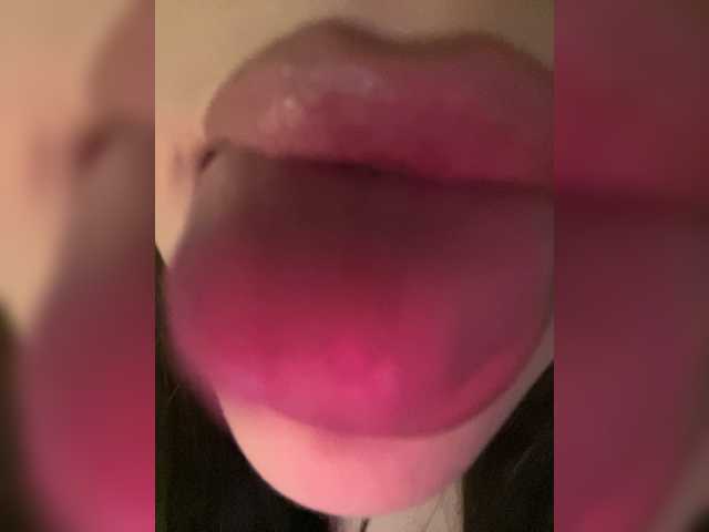 Glossmixdoll live cam on BongaCams