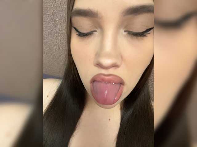 Glossmixdoll live webcam show