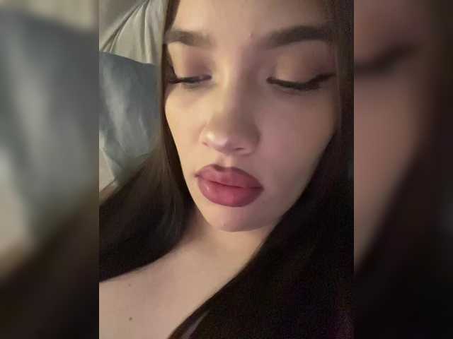Glossmixdoll live cam on BongaCams