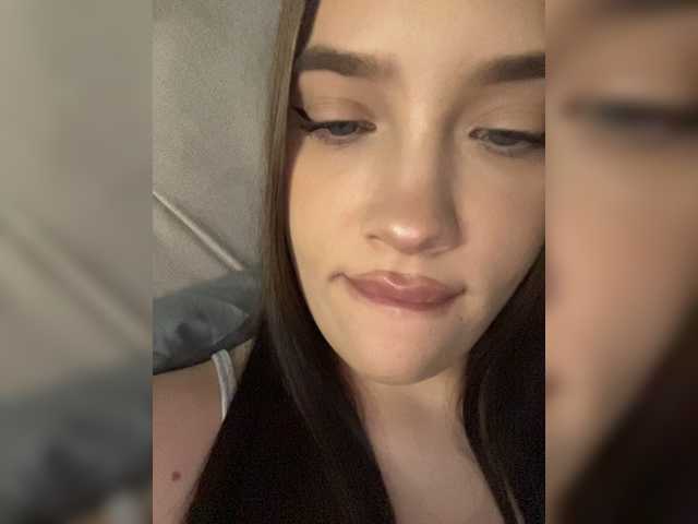 Glossmixdoll live cam on BongaCams
