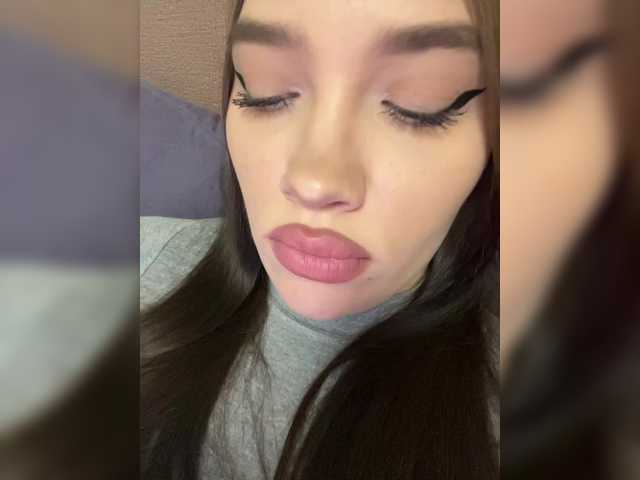 Glossmixdoll live cam on BongaCams