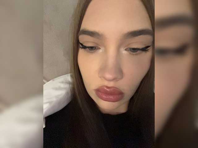 Glossmixdoll live cam on BongaCams