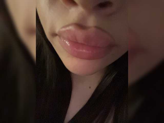 Glossmixdoll live cam on BongaCams