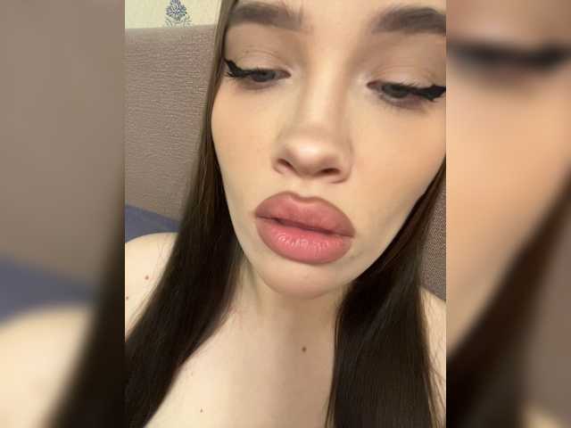 Glossmixdoll live cam on BongaCams