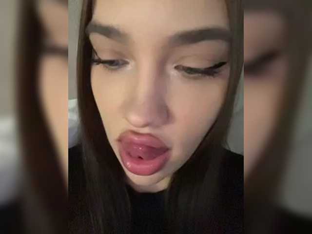 Glossmixdoll live cam on BongaCams