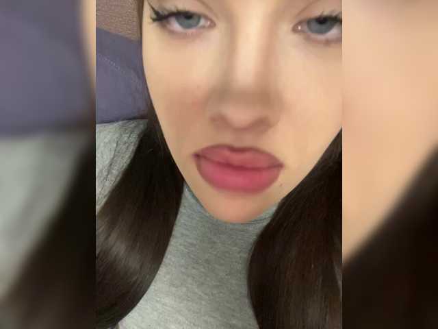 Glossmixdoll live cam on BongaCams