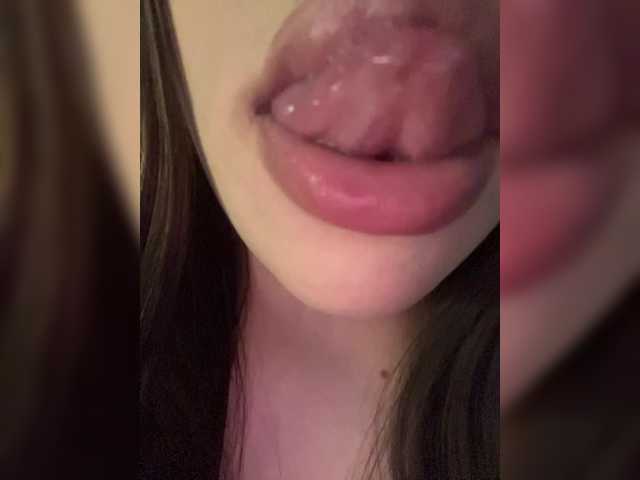 Glossmixdoll live cam on BongaCams