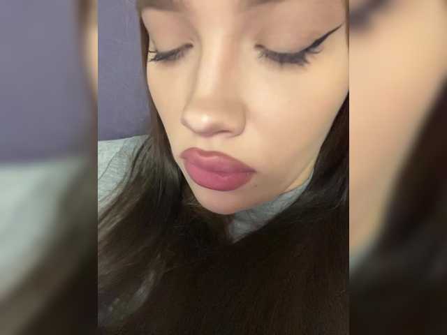 Glossmixdoll live cam on BongaCams