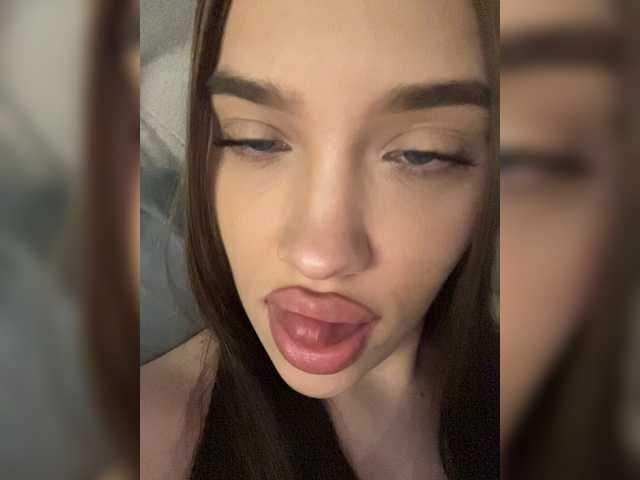 Glossmixdoll live cam on BongaCams