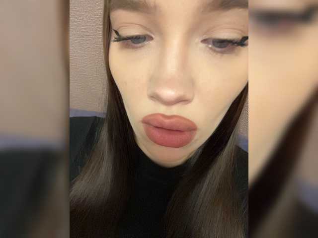 Glossmixdoll live cam on BongaCams