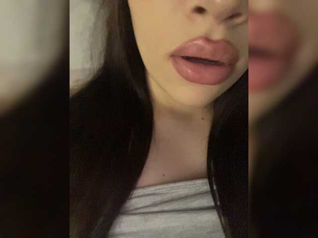 Glossmixdoll live cam on BongaCams