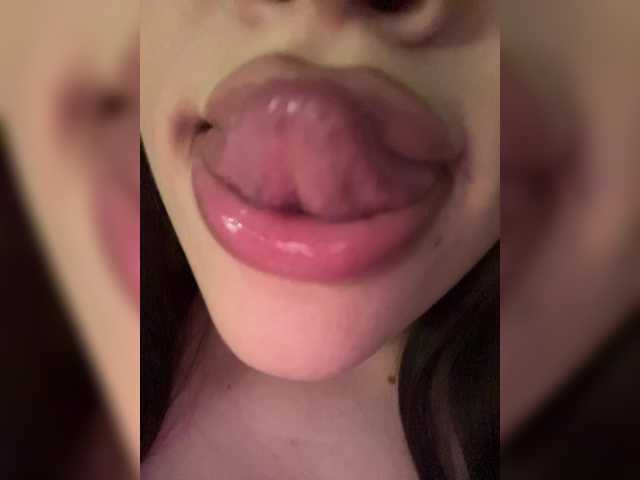 Glossmixdoll live cam on BongaCams