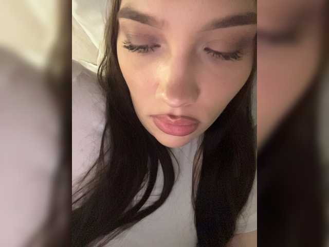 Glossmixdoll live cam on BongaCams