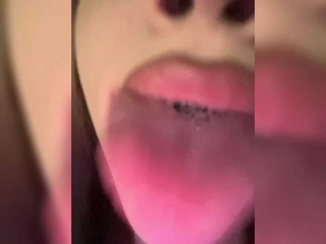 Glossmixdoll live cam on BongaCams