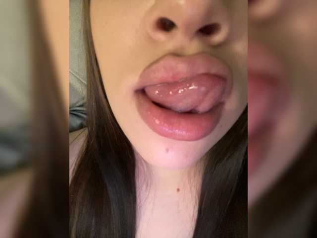 Glossmixdoll live cam on BongaCams