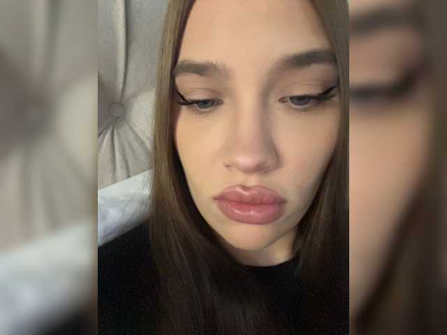 Glossmixdoll live cam on BongaCams