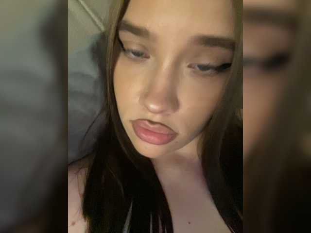 Glossmixdoll live cam on BongaCams