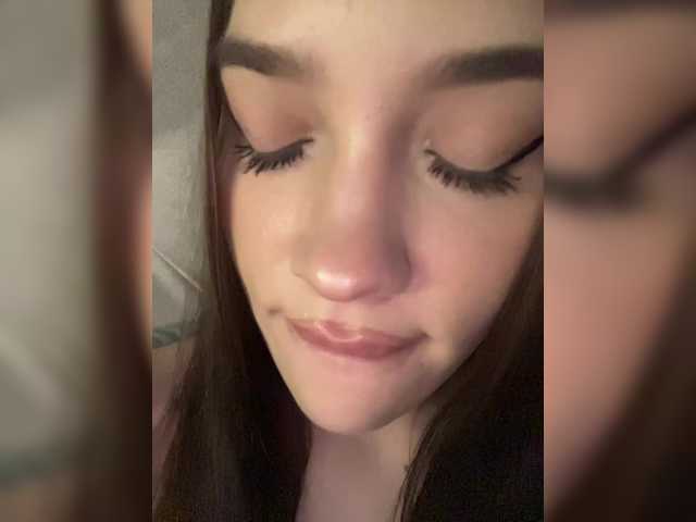 Glossmixdoll live cam on BongaCams